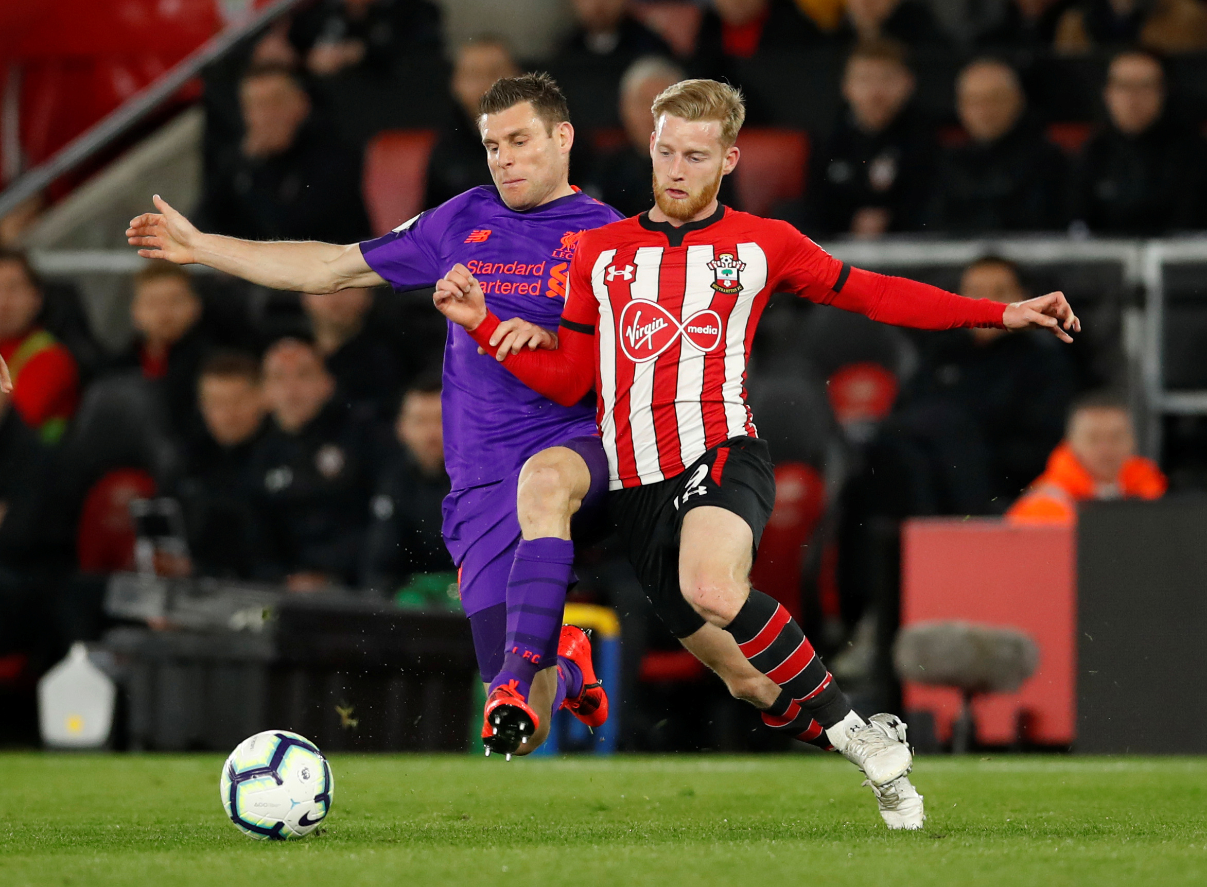 悲喜两重天！孙兴慜失点后表情极度痛苦，穆勒晋级后喜笑颜开（一喜一悲：孙兴慜点球失手痛苦难掩，穆勒晋级后喜形于色）