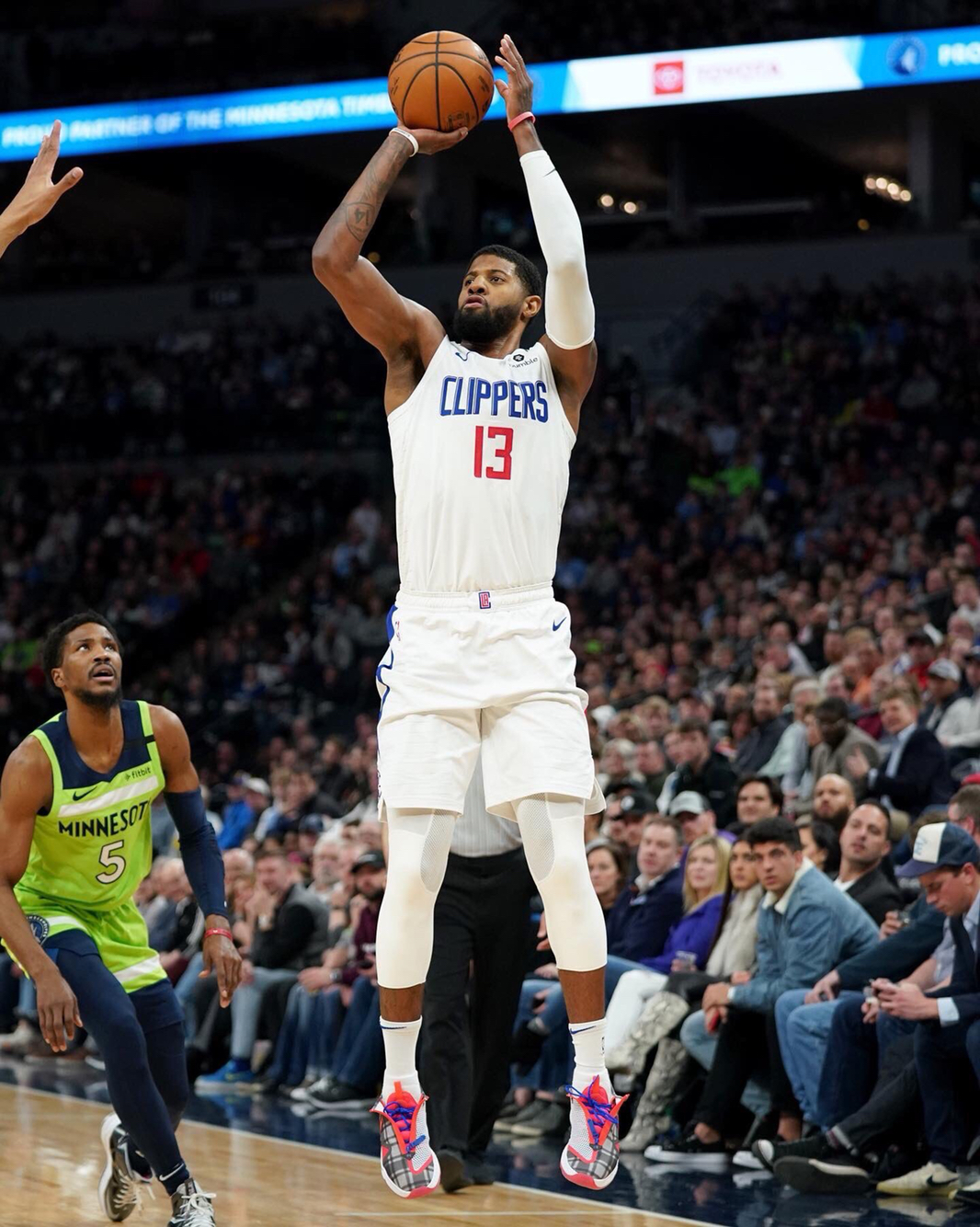 首开记录，欧纳希是本世纪首位西甲对皇马进球的摩洛哥球员（欧纳希首开纪录，成本世纪西甲首位攻破皇马球门的摩洛哥球员）