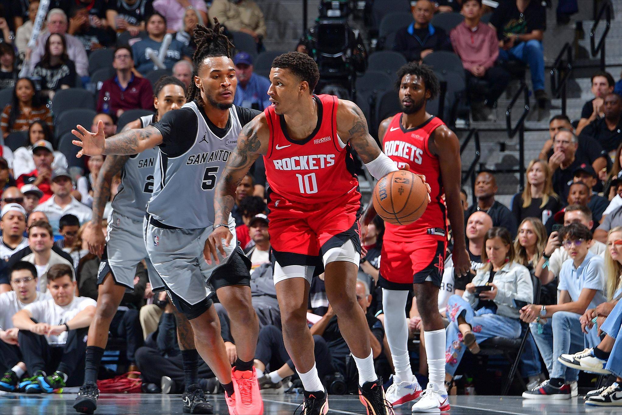 继续伦敦之王？拜仁过去12场欧战对英格兰球队只输了2场（拜仁欧战近12战英格兰队仅负2场，“伦敦之王”还能续写吗？）