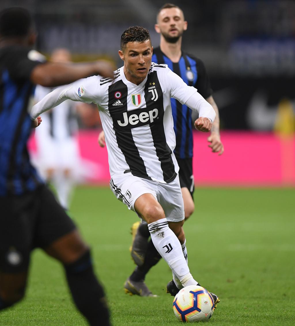 上任后首次露面，国足新帅邵佳一现场观战中国U22vs越南U22（履新后首次公开亮相，国足新帅邵佳一现身观战U22中国队对阵U22越南队）