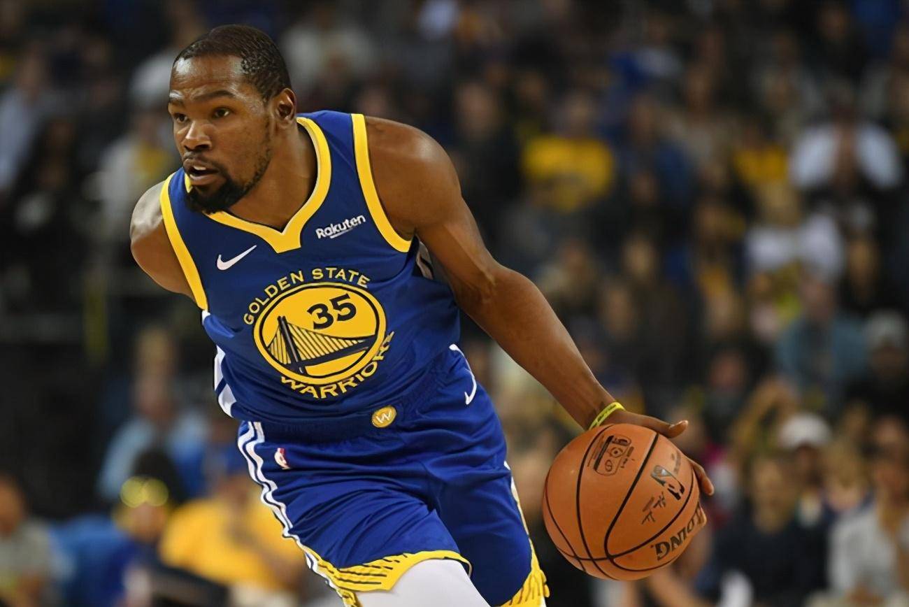 和田宇宙地毯队夺得2025新疆阿图什杯冠军，冠军奖金100万元（和田宇宙地毯队称雄2025年新疆阿图什杯，夺冠获100万元奖金）