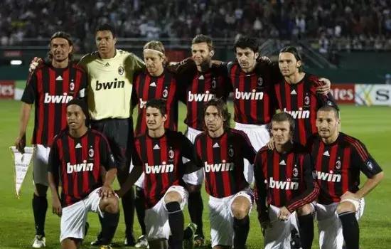 山东高速男篮昂首晋级俱乐部杯八强 阵容淬炼蓄力CBA新赛季（山东高速男篮杀入俱乐部杯八强 阵容打磨为CBA新赛季蓄势待发）