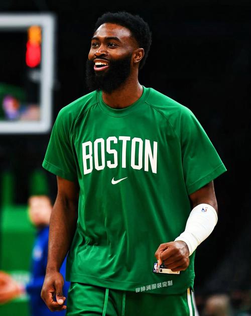 雷霆本赛季输的3场比赛，均是在领先两位数的情况下惨遭逆转（雷霆本季三场败仗皆在两位数优势下遭逆转）