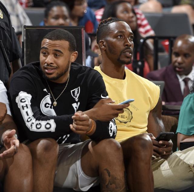 篮球传奇：约基奇三双成就的辉煌之路（约基奇三双传奇：通向篮球辉煌的征程）