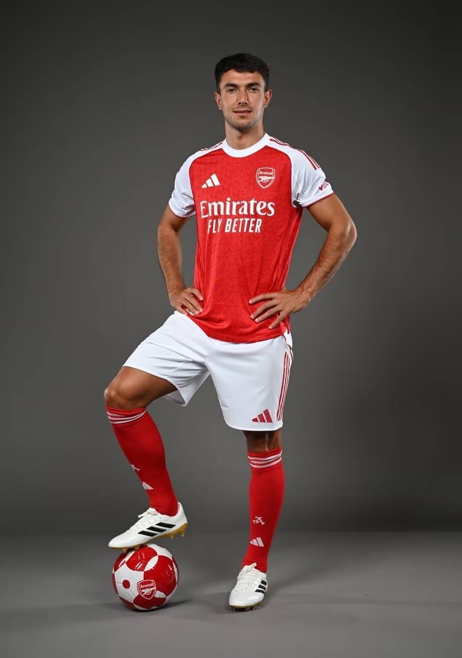 海港亚冠赛前Vlog：吉祥物伊戈已量产；林皇再度作客上海滩（海港亚冠赛前Vlog：伊戈吉祥物量产到位，林皇再访上海滩）