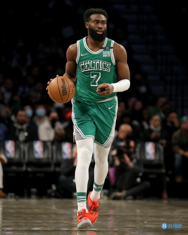 图片报：和罗马诺报道相反，莱比锡后卫比施亚布冬窗不会离队（图片报：与罗马诺说法相左，莱比锡后卫比施亚布今冬留队）