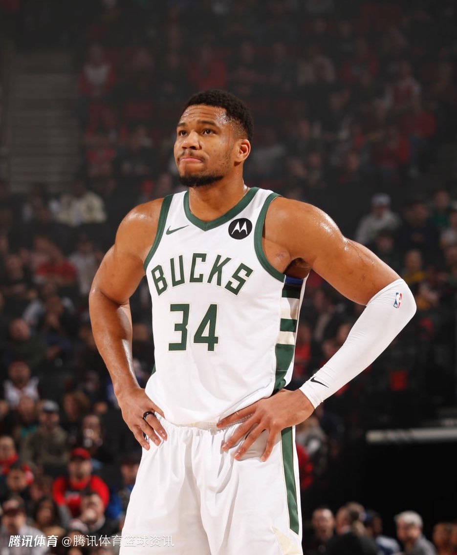 中超：上海海港主场4-1大胜深圳（中超：上海海港主场4比1击败深圳队）