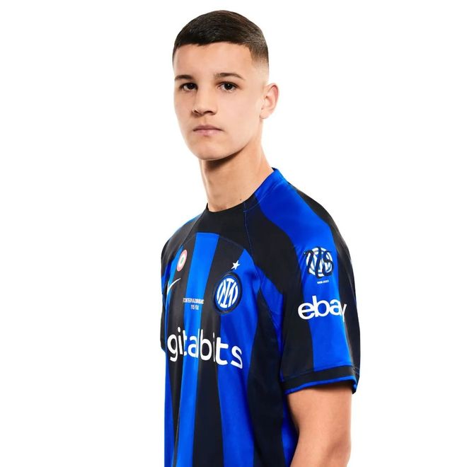 西甲半场：亚当斯闪击，索乌破门，塞维利亚2-0奥维耶多（西甲半场战报：亚当斯开场破门，索乌再下一城，塞维利亚2-0领先奥维耶多）