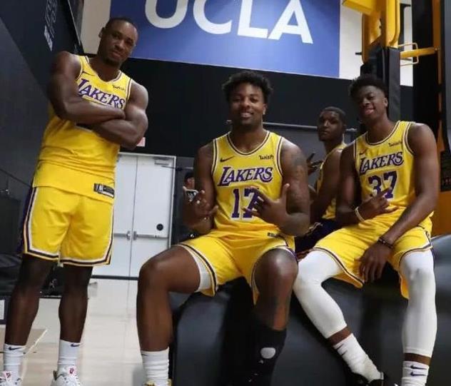 一人成军，姆巴佩本赛季西甲已攻入13球，比赫罗纳全队多一个（姆巴佩火力全开：本季西甲已入13球，力压赫罗纳全队一球）