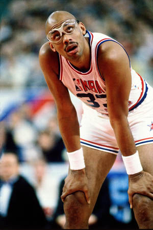 西海岸祝福邵佳一：俱乐部主教练荣升国足主帅，这是我们的荣幸（西海岸送祝贺：邵佳一由俱乐部主帅升任国足主帅，我们深感荣幸）