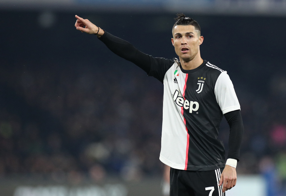 威尔·理查德森抵达乌鲁木齐，新疆男篮迎来新外援（新疆男篮迎新援：威尔·理查德森已抵乌鲁木齐）