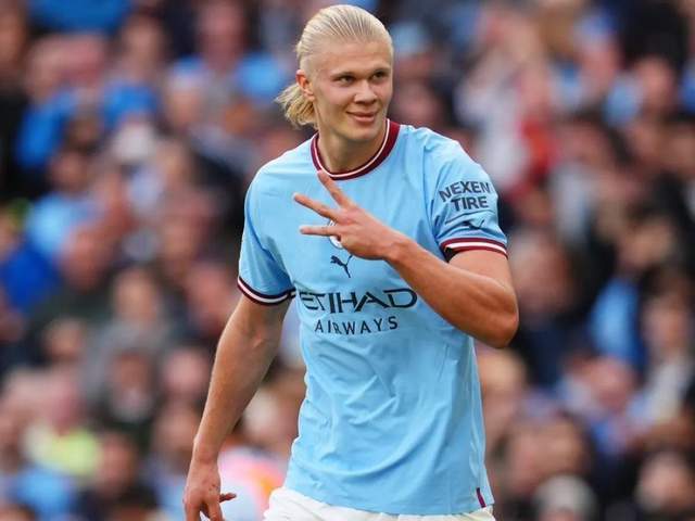 曼联本赛季在劫富济贫中表现突出，对阵强队全胜，但中下游球队难求一胜，有望争夺欧冠资格。（曼联本季劫富济贫显著：强强对话全胜，打弱旅难求一胜，欧冠席位在望）