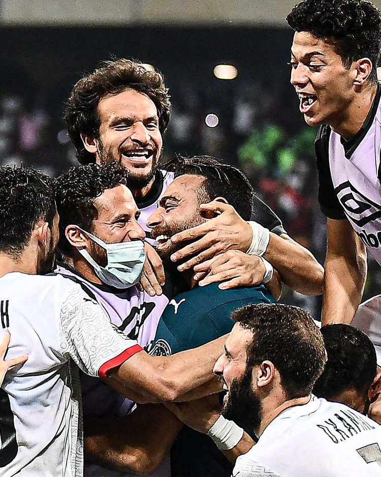 凯恩回应与巴萨传闻：我没和任何人接触，现在在拜仁很开心（凯恩谈巴萨传闻：未与任何人接触，在拜仁过得很开心）