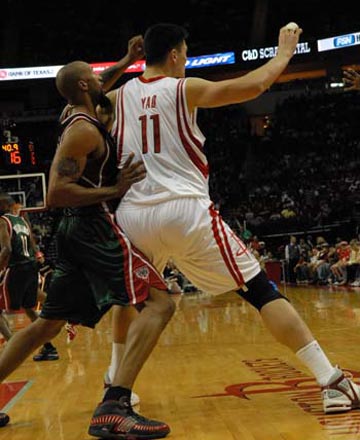 墨尔本胜利主帅：德比对阵卫冕冠军有压力，全队渴望证明自己（墨尔本胜利主帅谈德比：迎战卫冕冠军压力不小，全队盼自证实力）